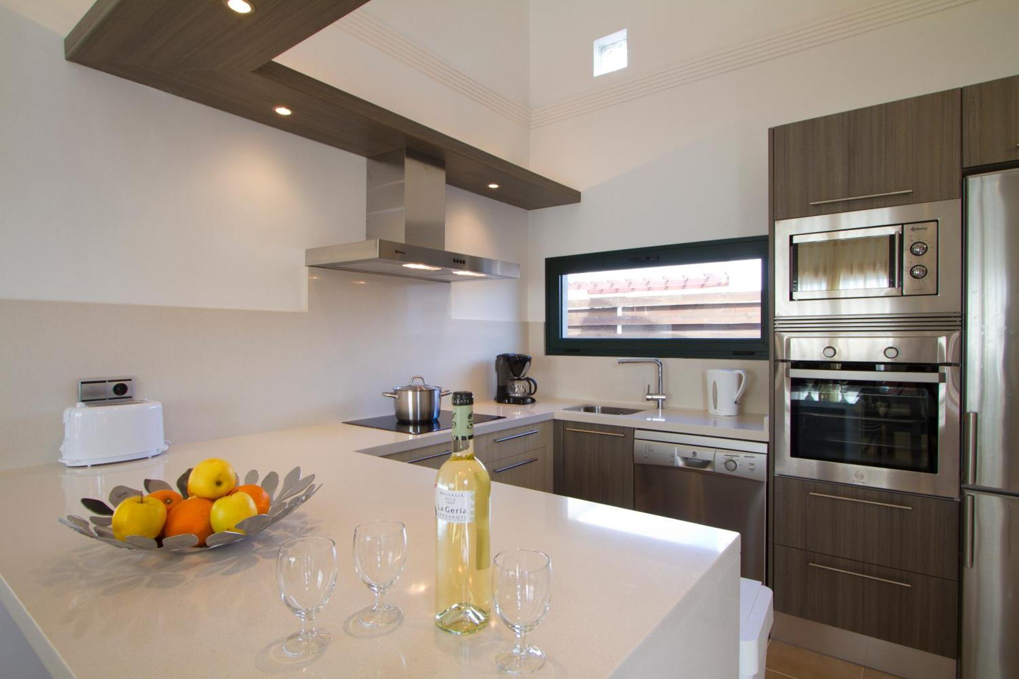 Camelot Holiday Homes By Livvo Playa Blanca  Ngoại thất bức ảnh
