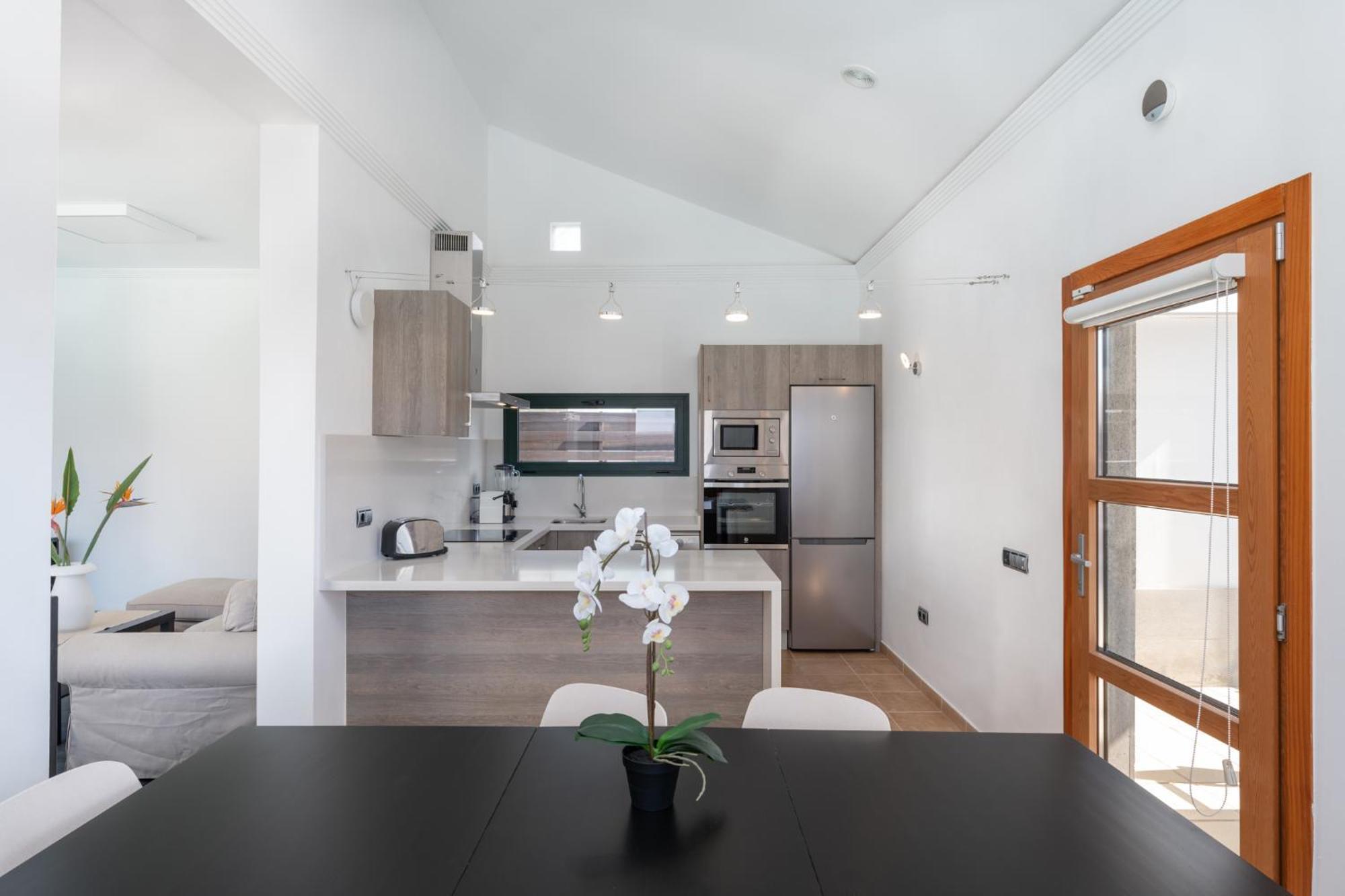 Camelot Holiday Homes By Livvo Playa Blanca  Ngoại thất bức ảnh