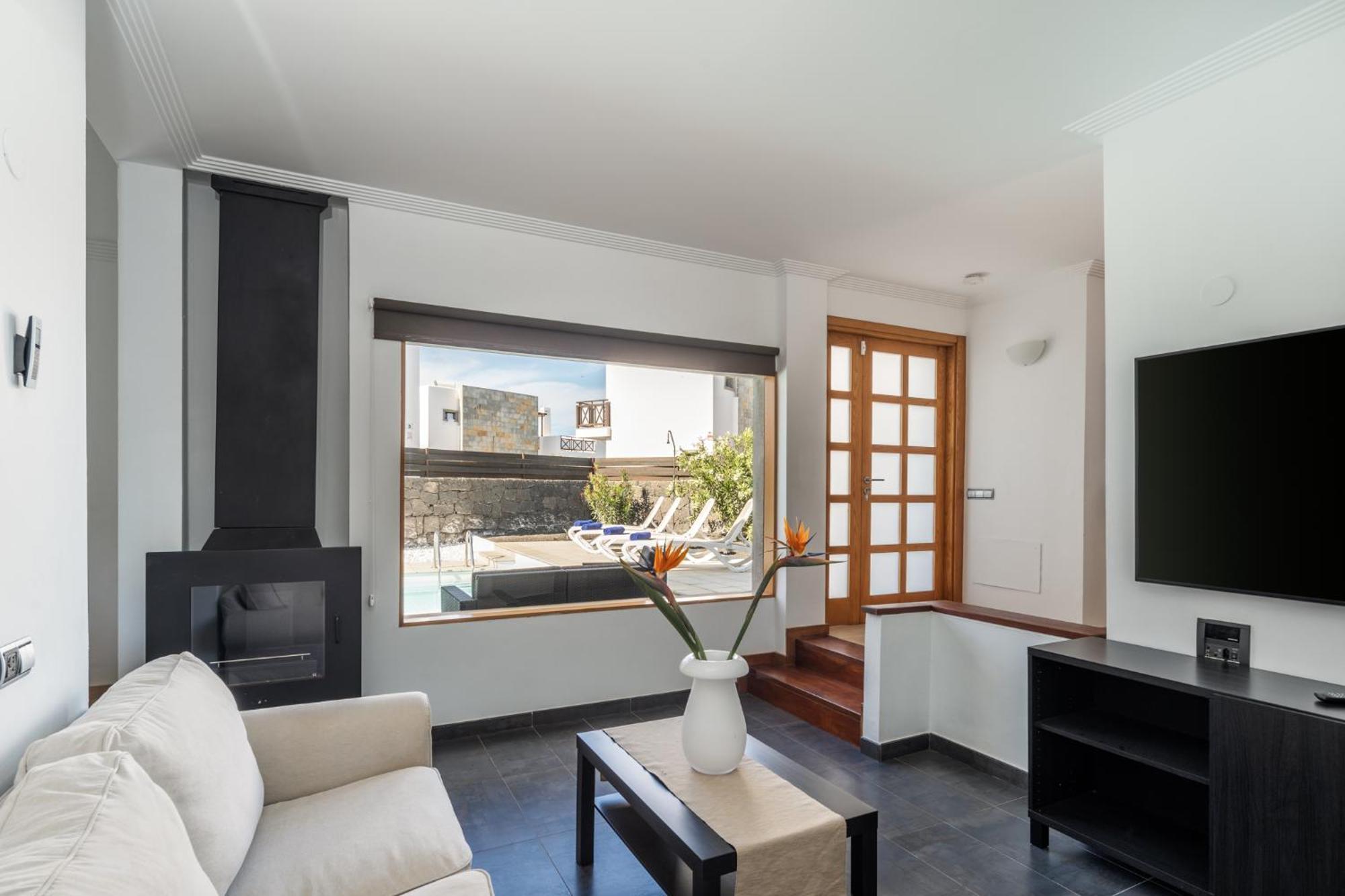 Camelot Holiday Homes By Livvo Playa Blanca  Ngoại thất bức ảnh