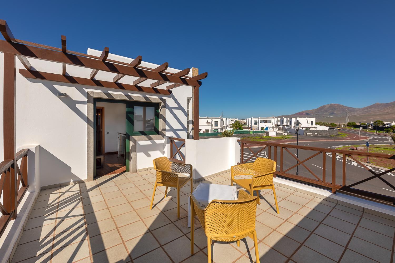 Camelot Holiday Homes By Livvo Playa Blanca  Ngoại thất bức ảnh